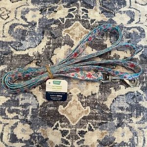 NWT Frisco Floral Leash